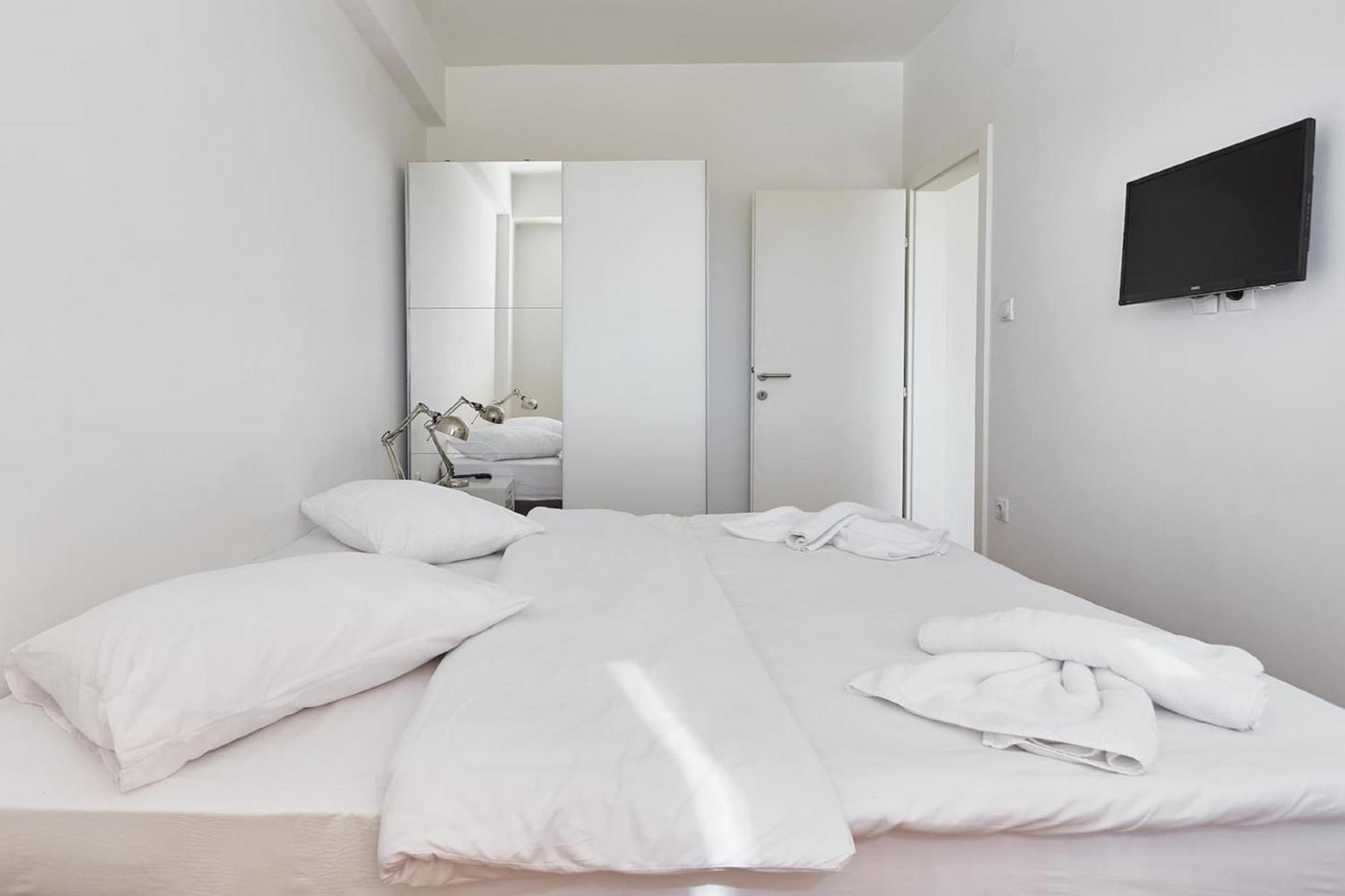 Urban Hostel & Apartments スコピエ エクステリア 写真