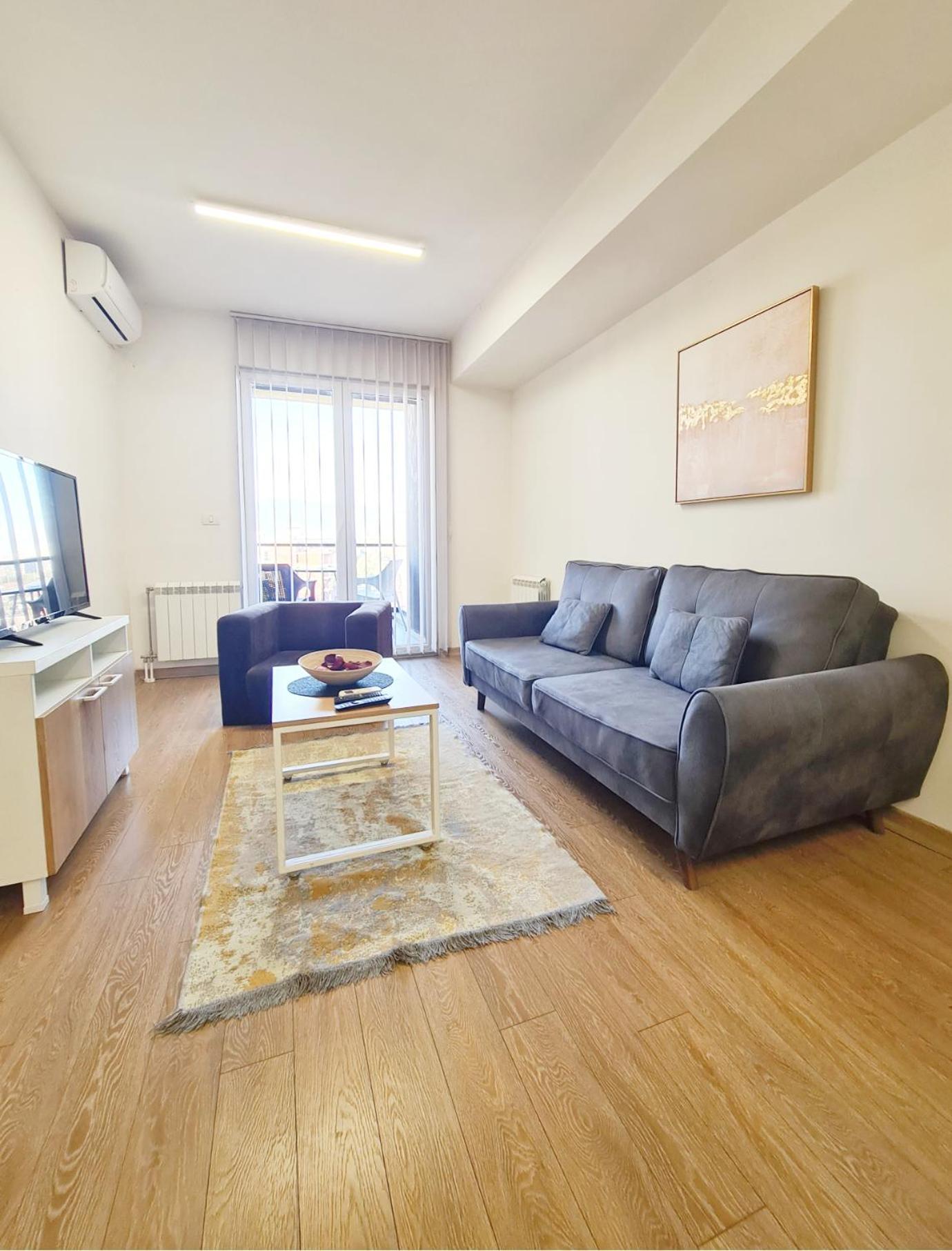 Urban Hostel & Apartments スコピエ エクステリア 写真