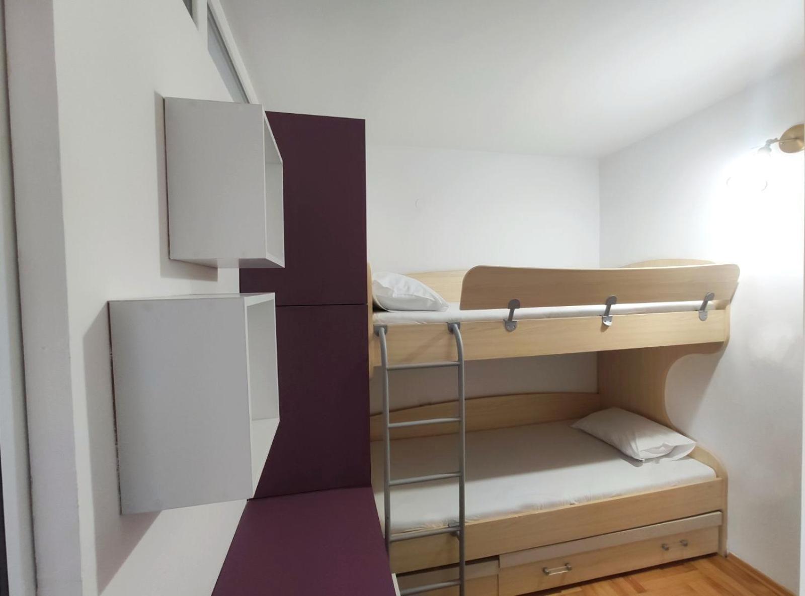Urban Hostel & Apartments スコピエ 部屋 写真