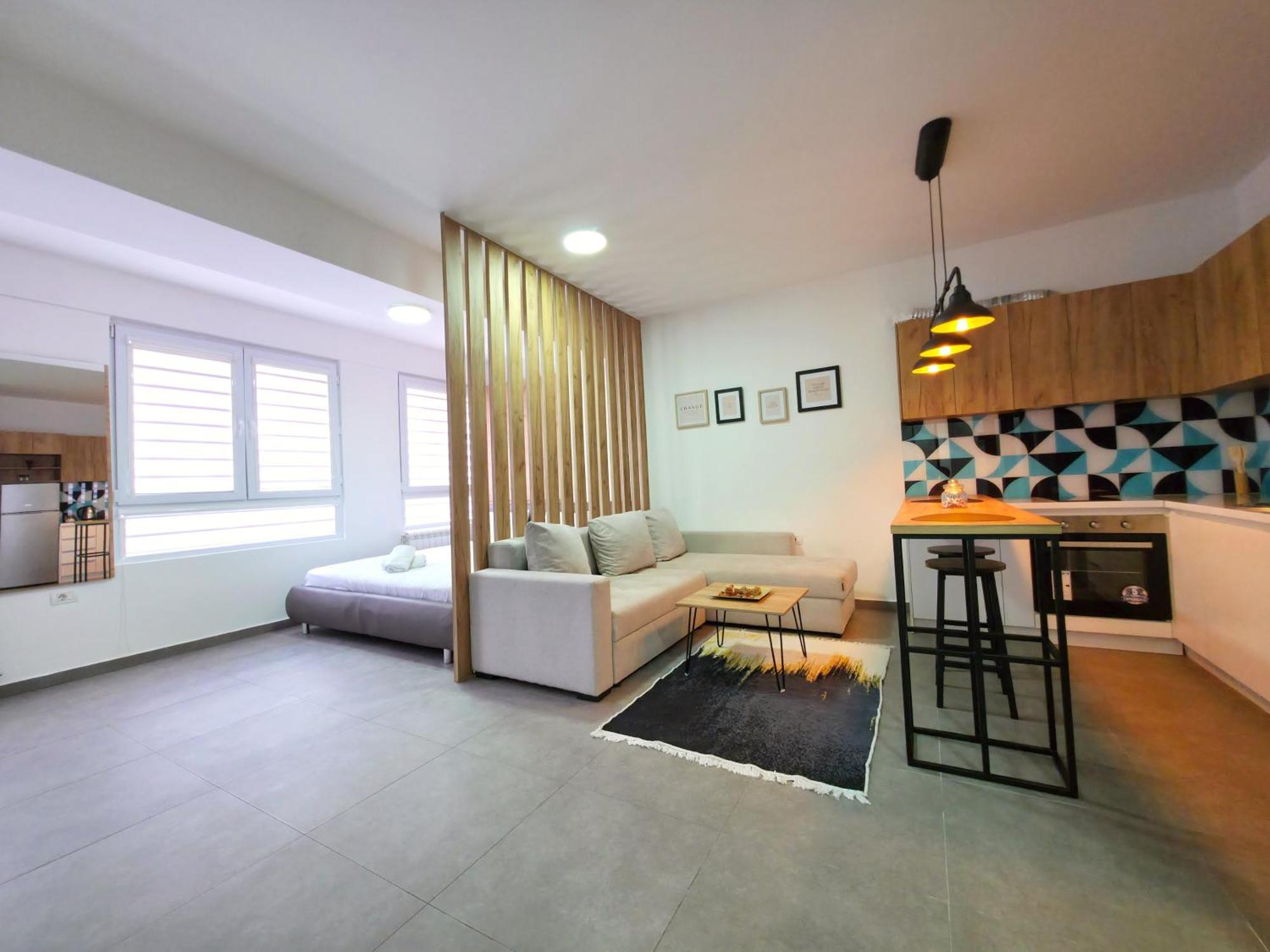 Urban Hostel & Apartments スコピエ エクステリア 写真