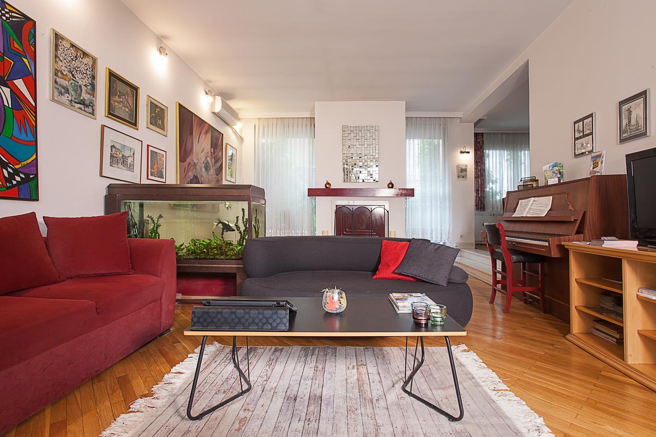 Urban Hostel & Apartments スコピエ エクステリア 写真