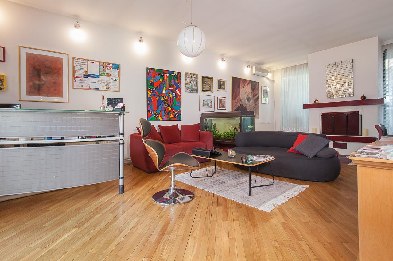 Urban Hostel & Apartments スコピエ エクステリア 写真