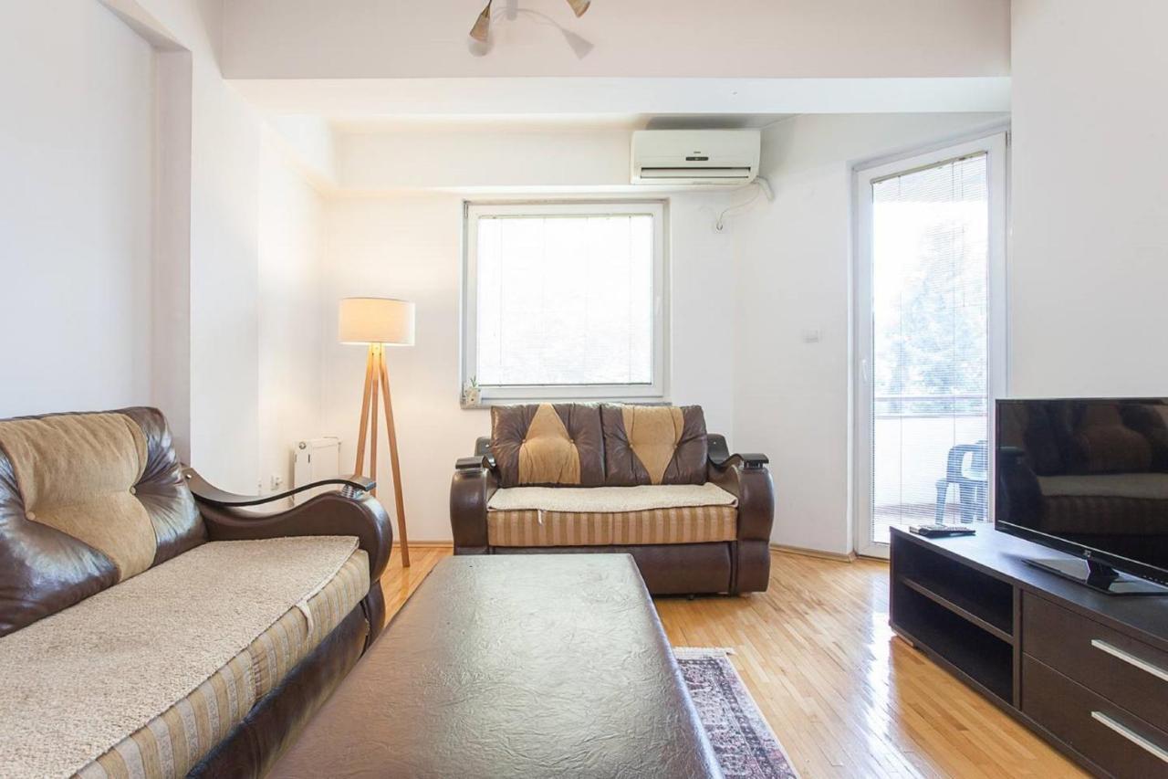 Urban Hostel & Apartments スコピエ エクステリア 写真