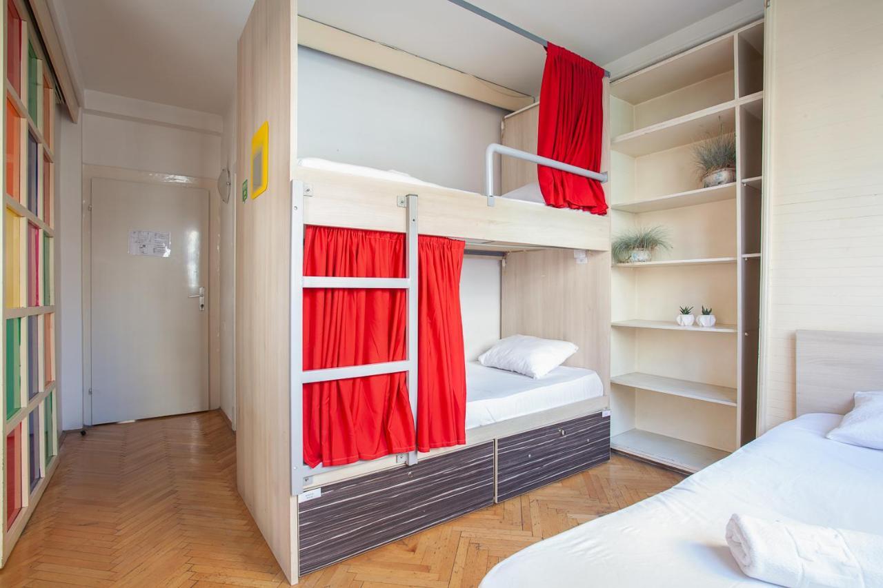 Urban Hostel & Apartments スコピエ エクステリア 写真