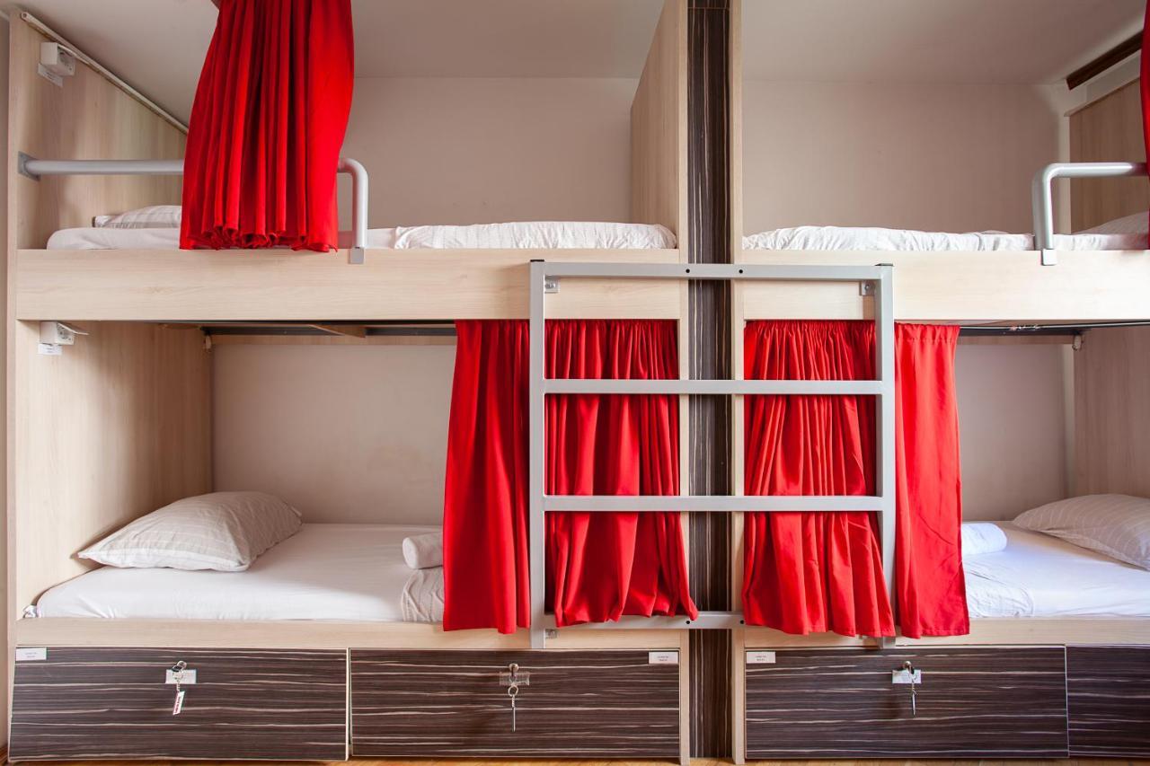 Urban Hostel & Apartments スコピエ エクステリア 写真